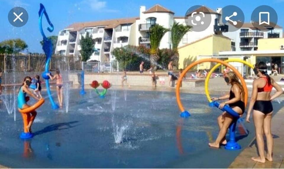 Superbe Appartement Avec Piscine Le Barcarès Exterior foto